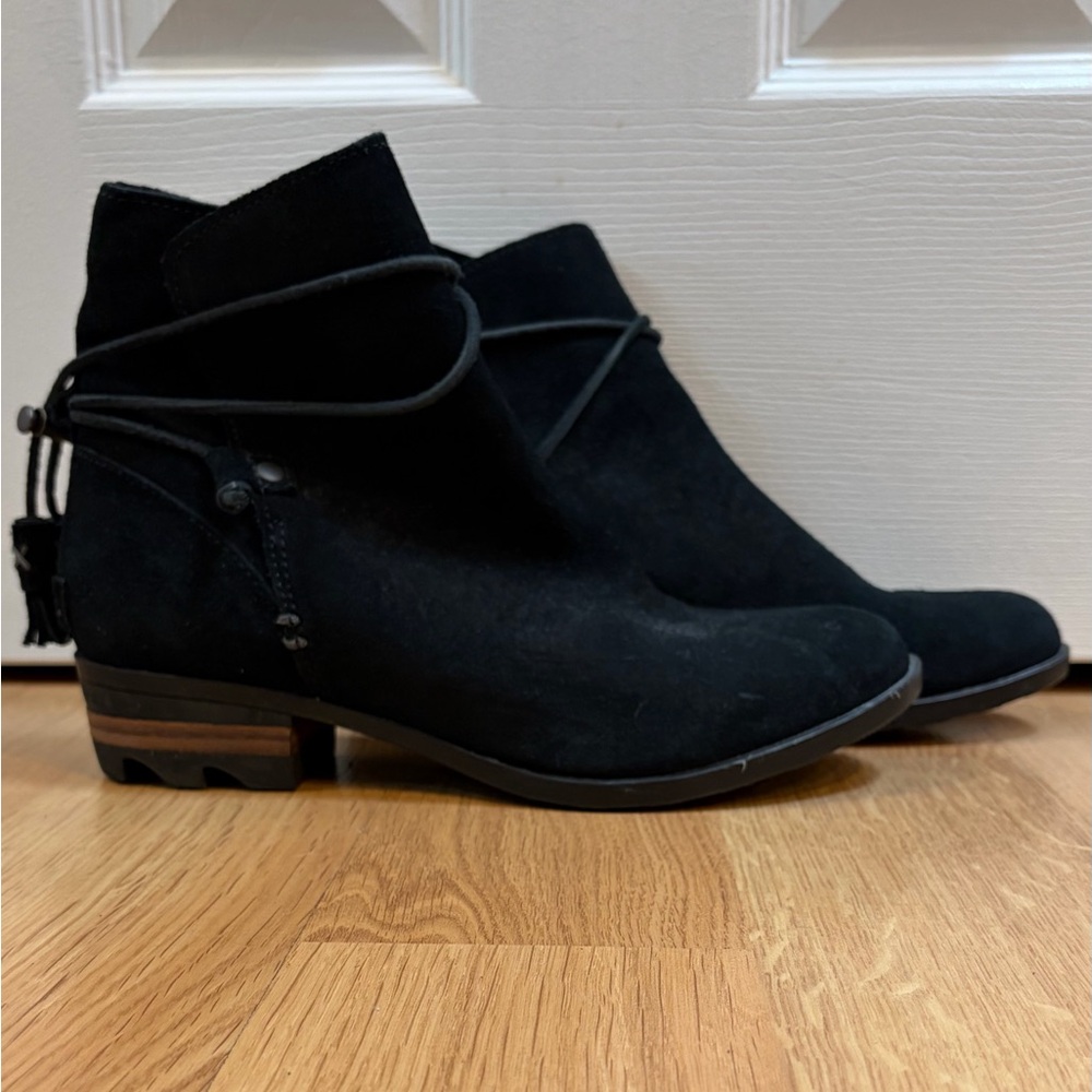 Sorel Black Suede Waterproof Farah Ankle Boots with Tassel Detail Size 8.5